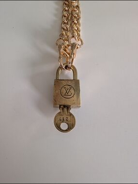 Louis Vuitton #217 Vintage Brass Lock and Key Set with Unbranded Chain